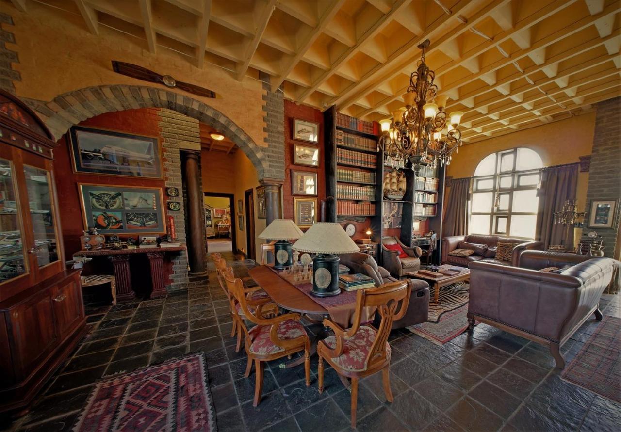 Bygracealone Manor Hotel Outeniekwa Buitenkant foto