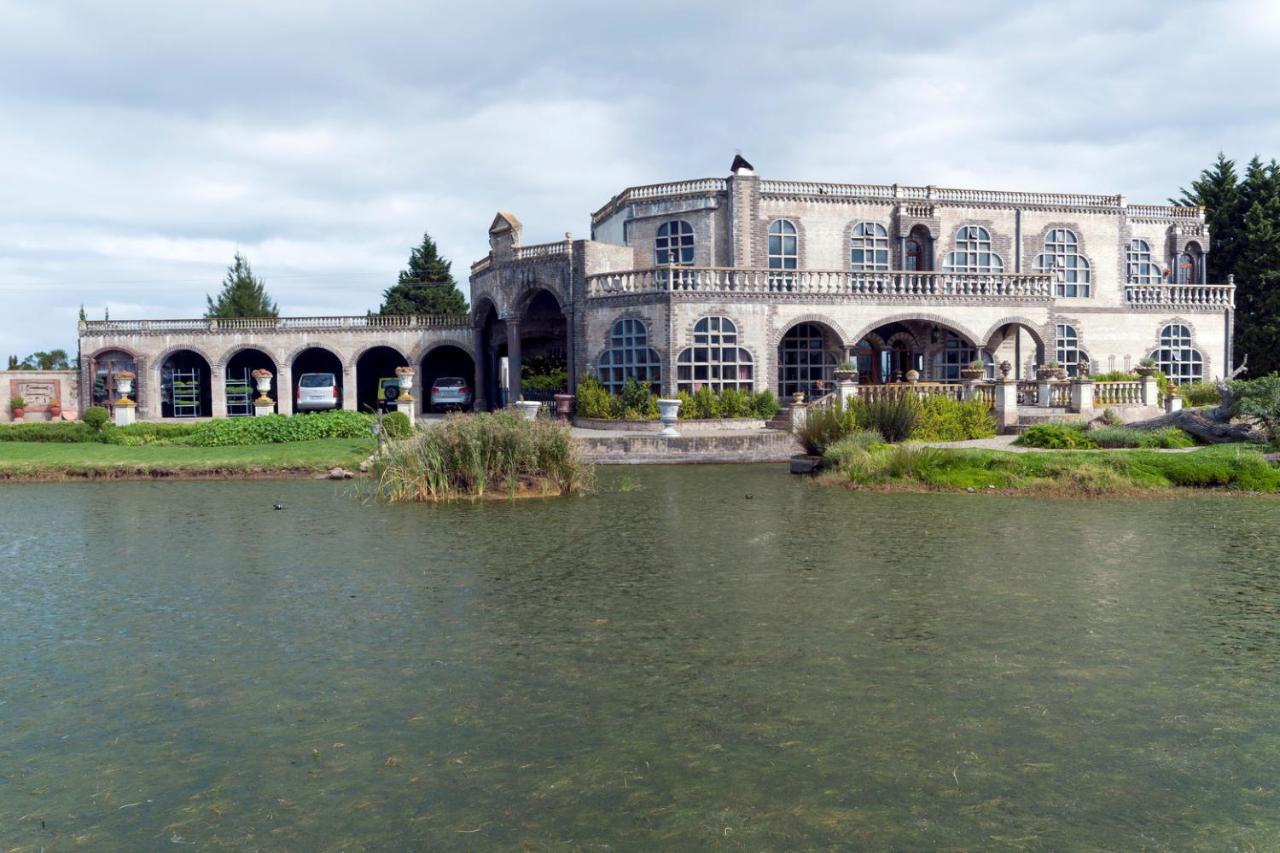 Bygracealone Manor Hotel Outeniekwa Buitenkant foto