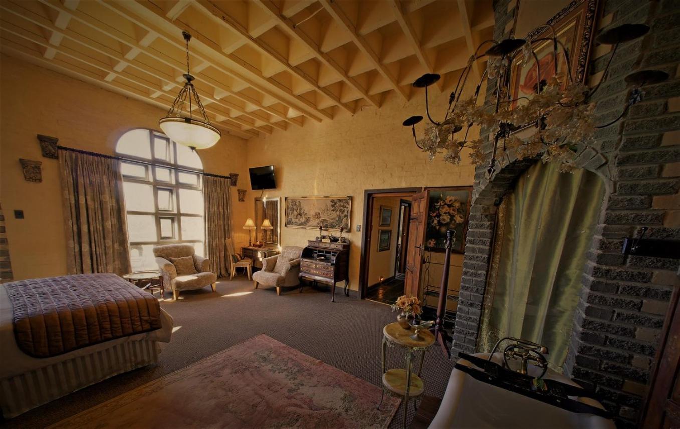 Bygracealone Manor Hotel Outeniekwa Buitenkant foto